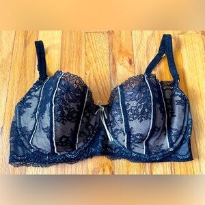 DKNY black lacy balconette bra sz 36D